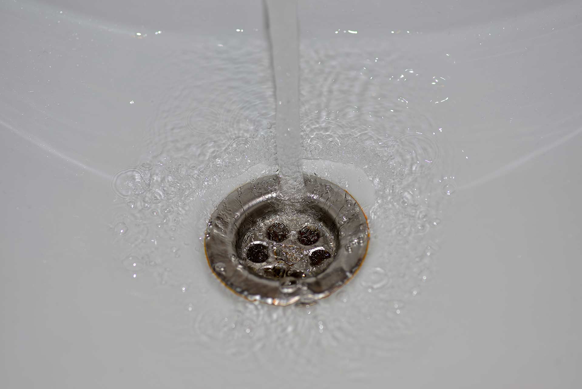 A2B Drains provides services to unblock blocked sinks and drains for properties in Braintree.